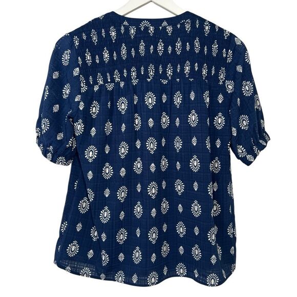 Daniel Rainn Smocked Paisley Gauze Top Womens XS Blue White Short Sleeve Button - Picture 3 of 6